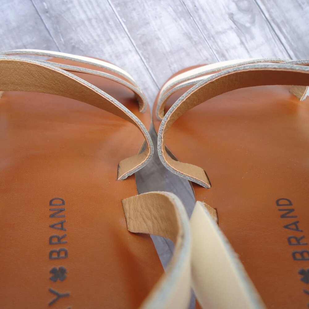 SIZE 8. LUCKY BRAND leather strappy sandals. - Picture 9 of 16